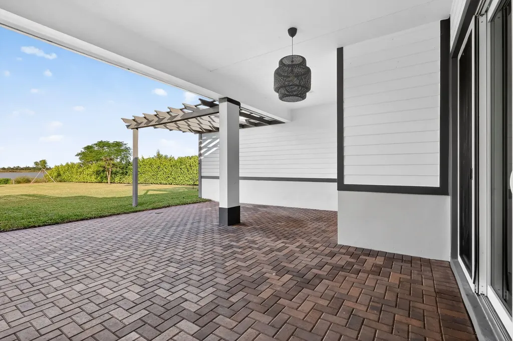 799 Hookline Circle Loxahatchee FL 33470