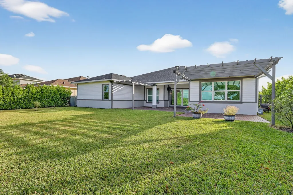 799 Hookline Circle Loxahatchee FL 33470