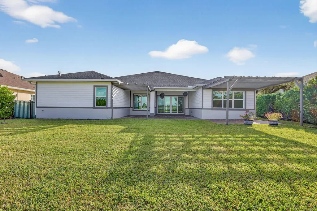 799 Hookline Circle Loxahatchee FL 33470
