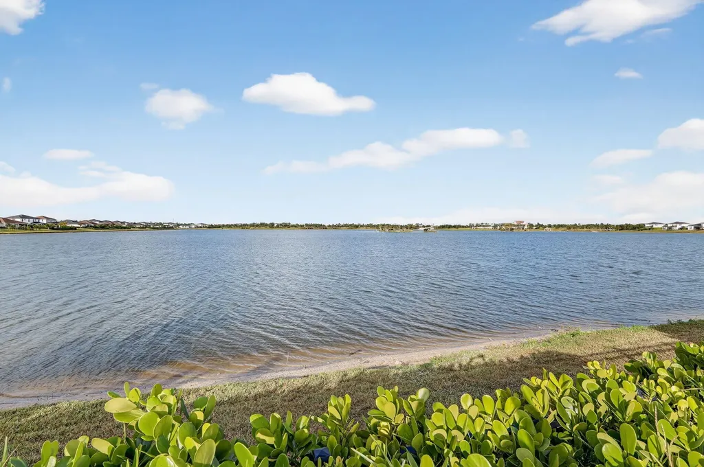 799 Hookline Circle Loxahatchee FL 33470