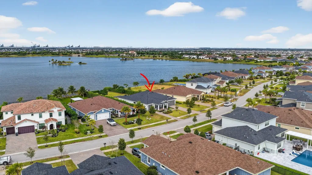 799 Hookline Circle Loxahatchee FL 33470