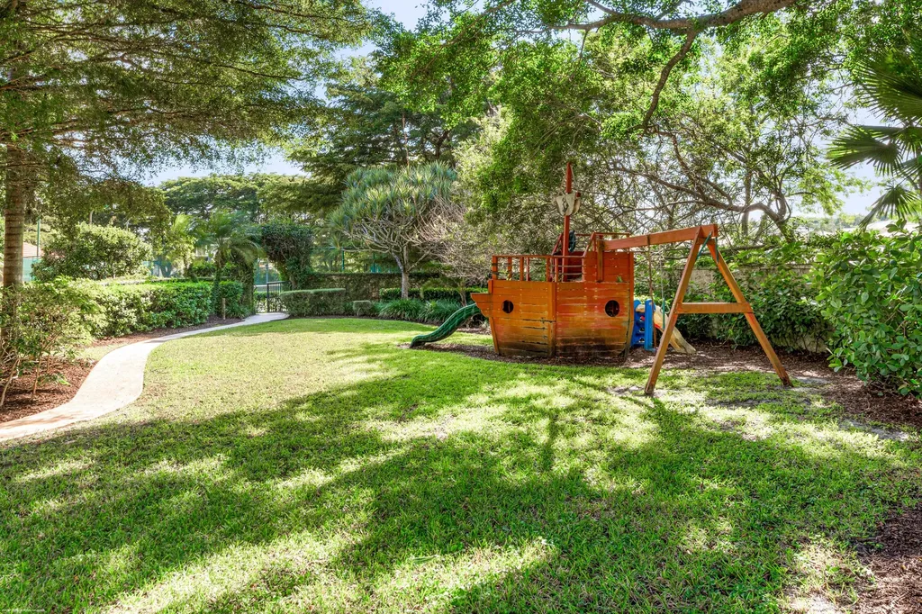 2359 Muir Circle Wellington FL 33414