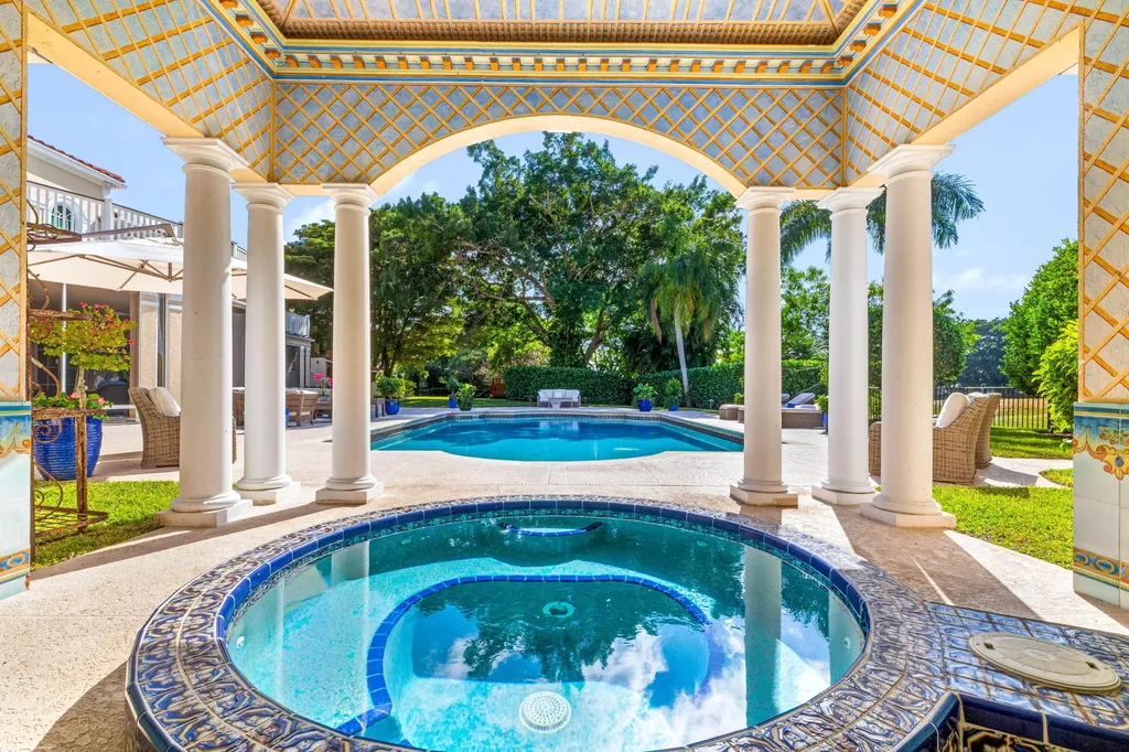 2359 Muir Circle Wellington FL 33414