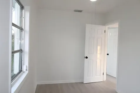 601 N B Street Lake Worth Beach FL 33460