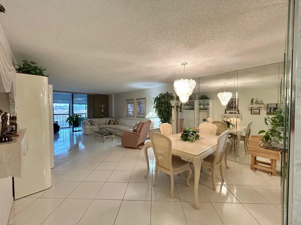 4725 Lucerne Lakes Boulevard E Lake Worth FL 33467