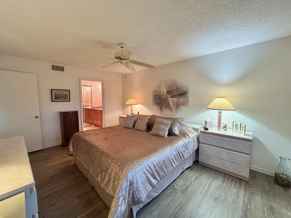 4725 Lucerne Lakes Boulevard E Lake Worth FL 33467