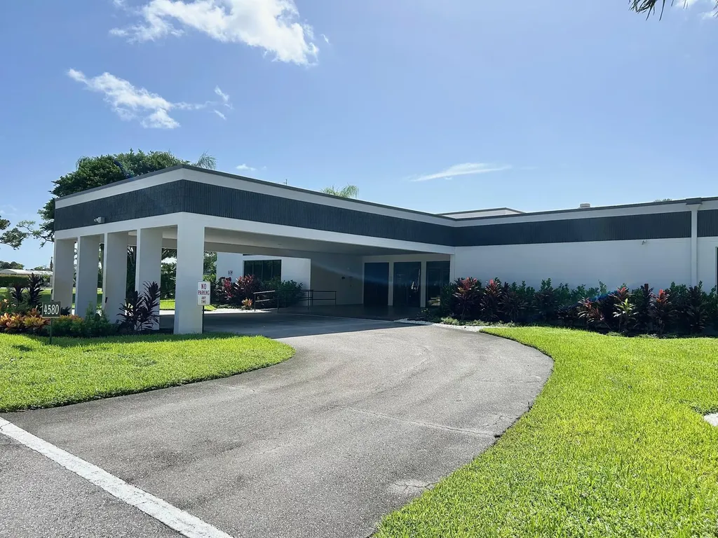 4725 Lucerne Lakes Boulevard E Lake Worth FL 33467