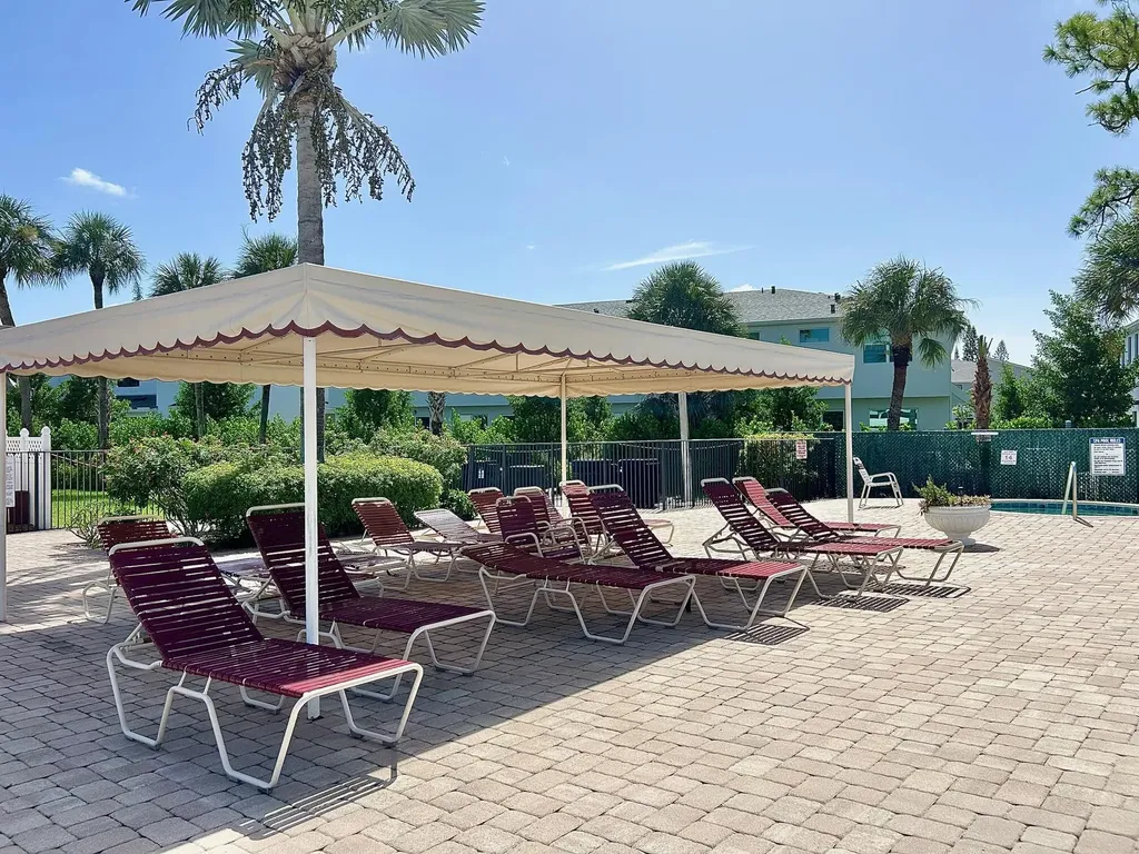 4725 Lucerne Lakes Boulevard E Lake Worth FL 33467