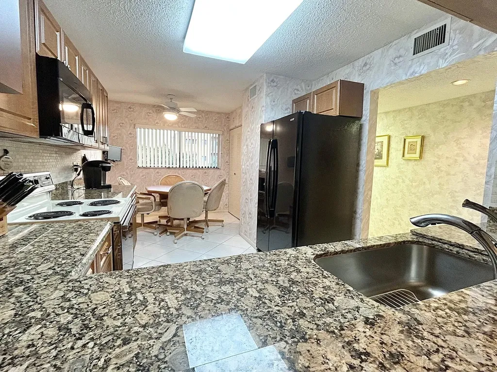 4725 Lucerne Lakes Boulevard E Lake Worth FL 33467