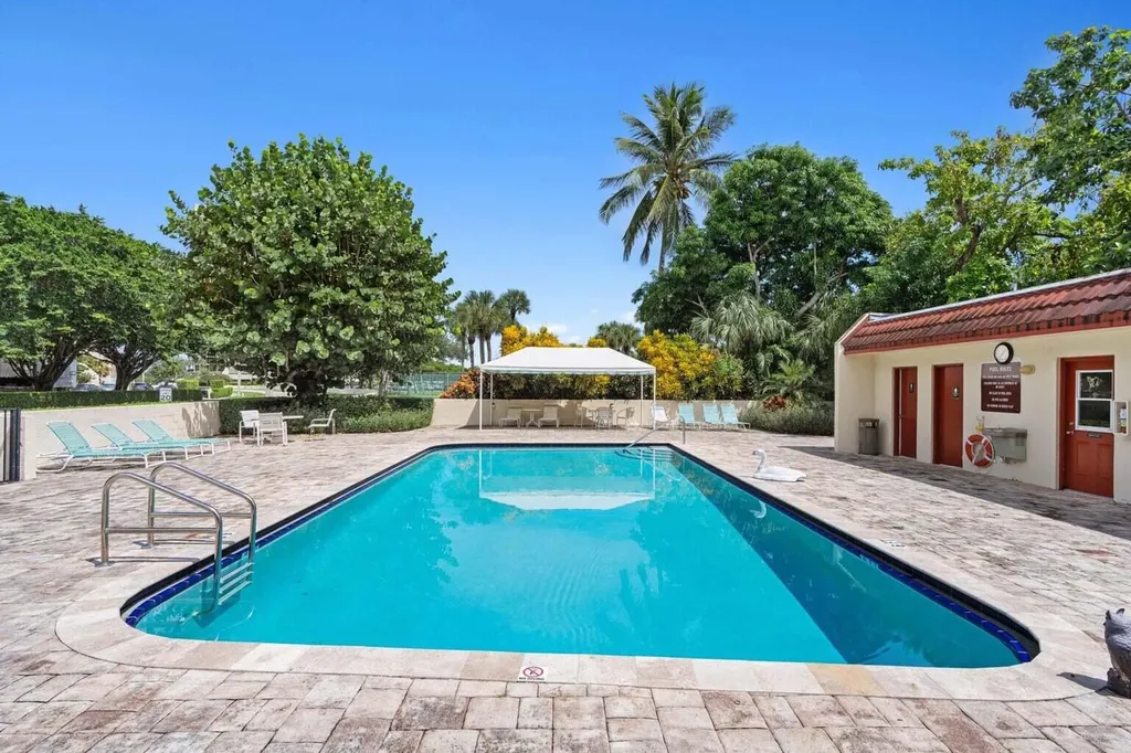 1707 Consulate Place West Palm Beach FL 33401