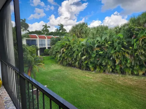1707 Consulate Place West Palm Beach FL 33401