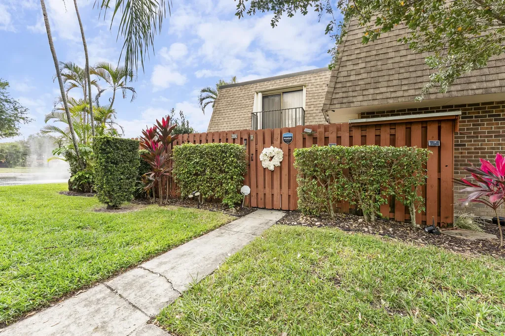 2949 SW 22nd Avenue Delray Beach FL 33445
