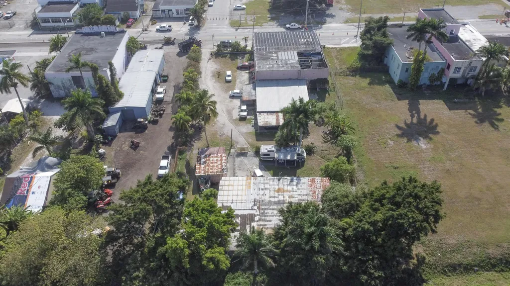 185 E Main Street Pahokee FL 33476