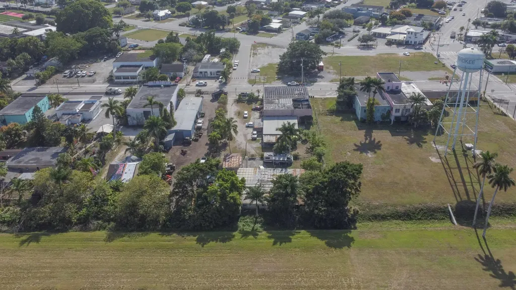 185 E Main Street Pahokee FL 33476