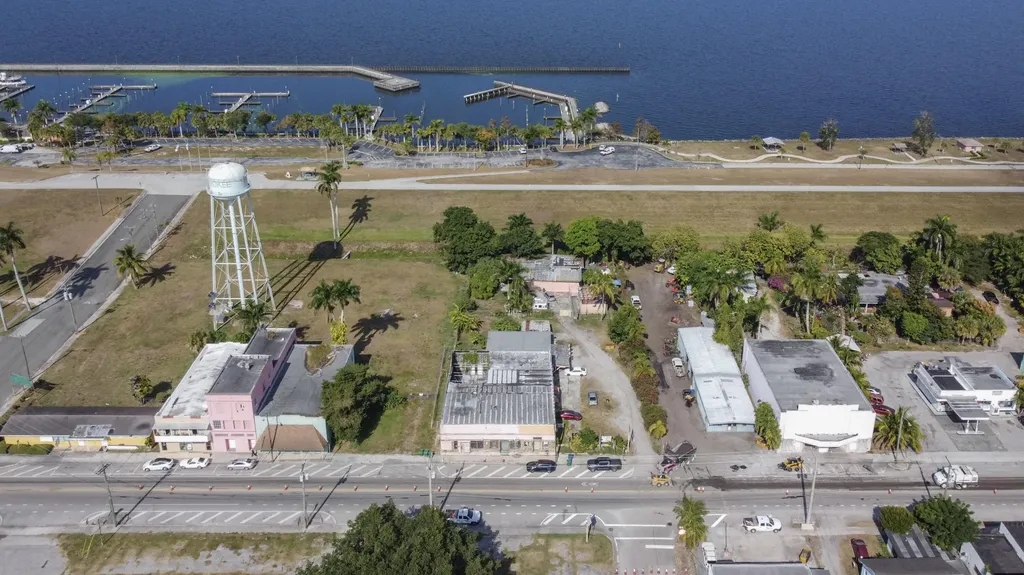 185 E Main Street Pahokee FL 33476
