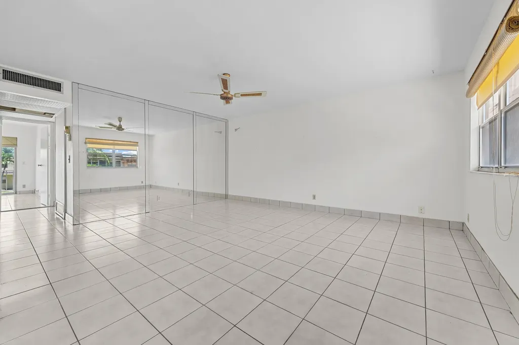180 Saxony D Delray Beach FL 33446
