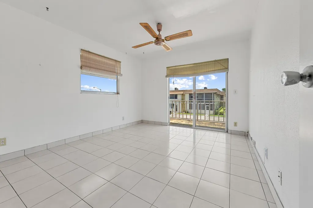 180 Saxony D Delray Beach FL 33446