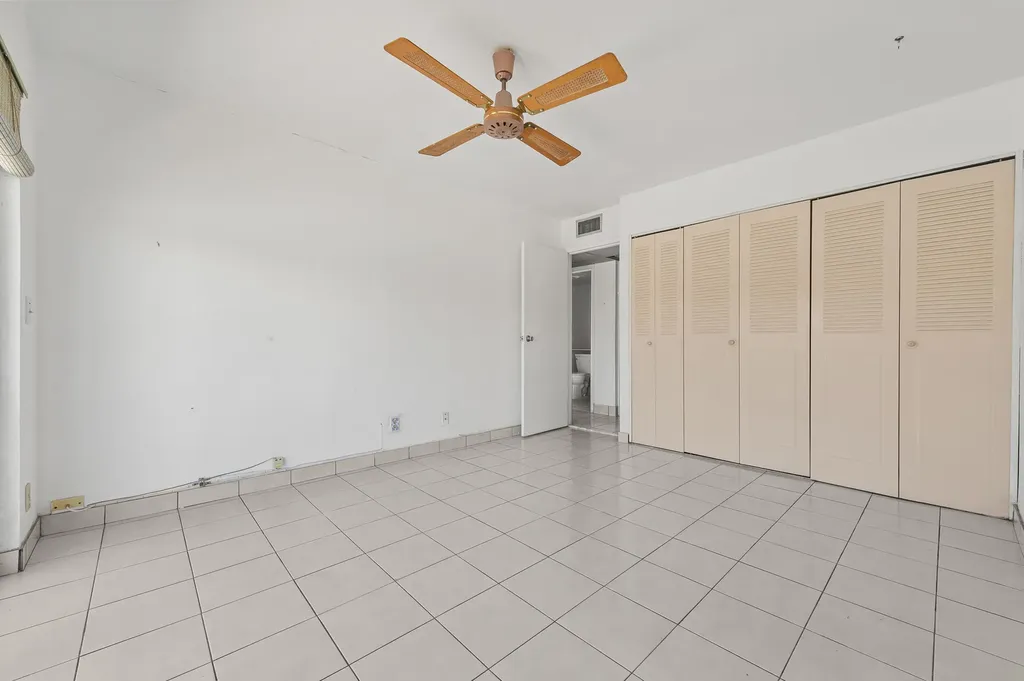 180 Saxony D Delray Beach FL 33446