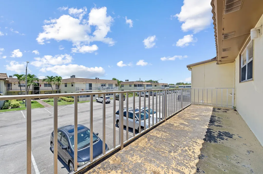 180 Saxony D Delray Beach FL 33446