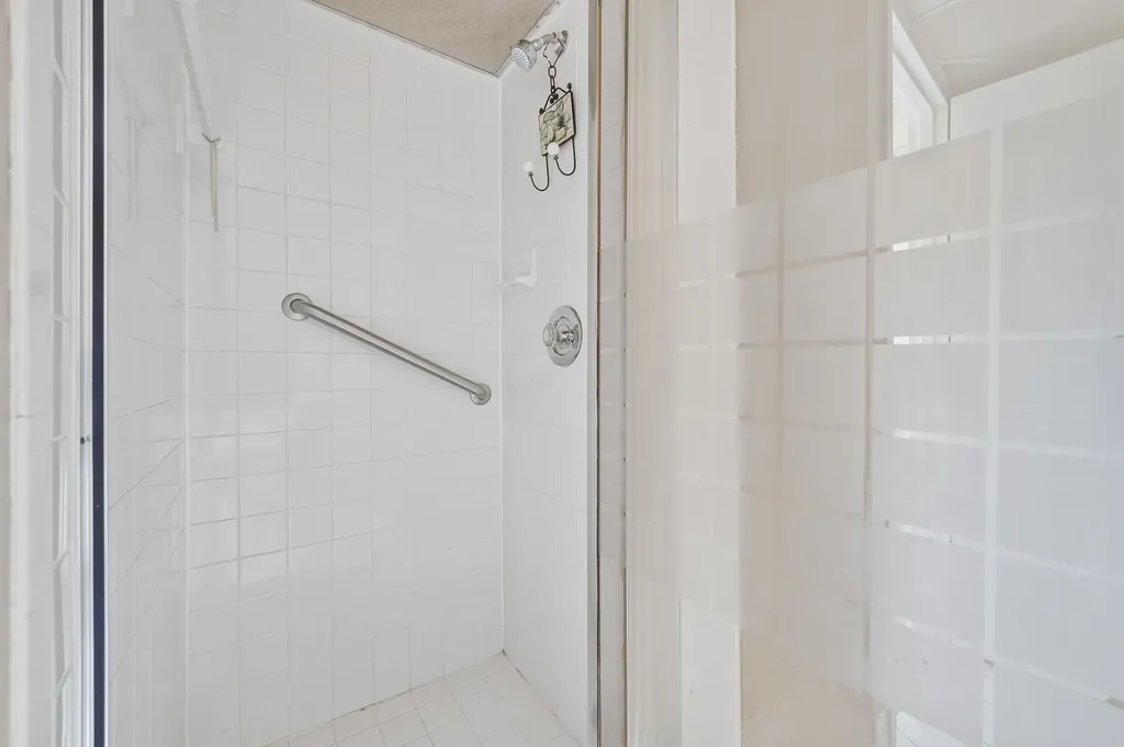 180 Saxony D Delray Beach FL 33446