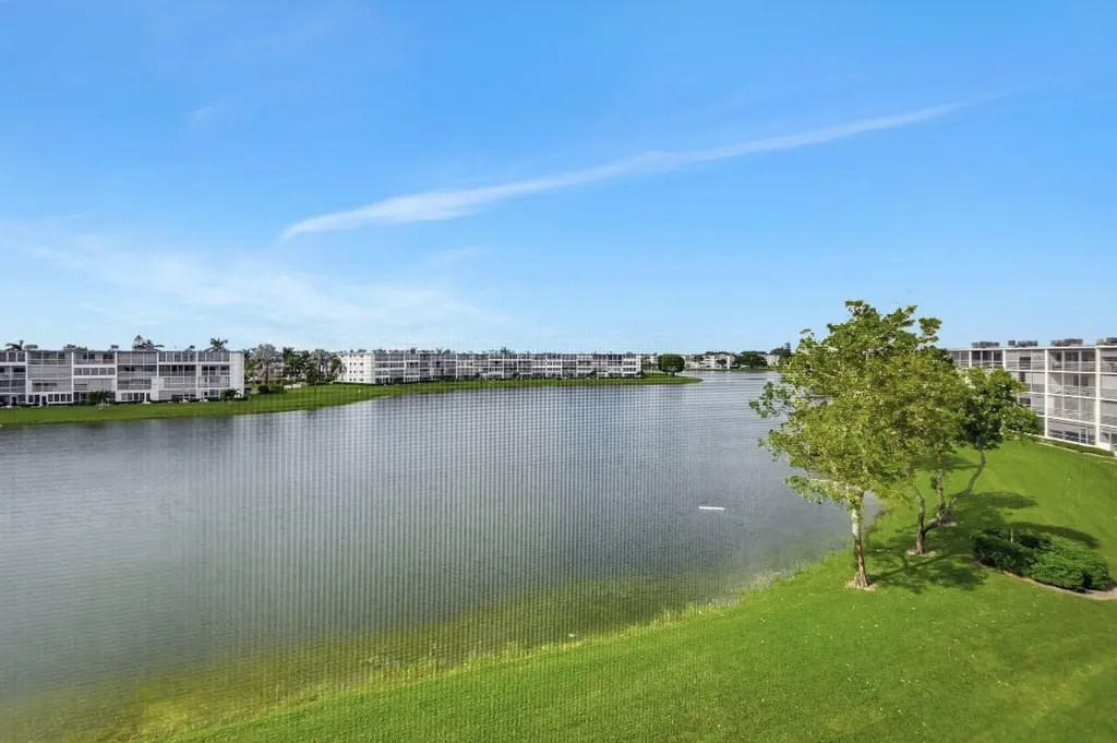 4089 Guildford E Boca Raton FL 33434