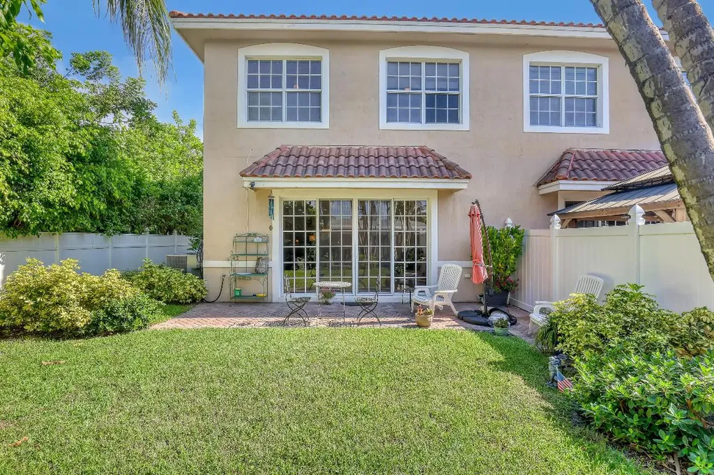 2560 NE 11th Street Pompano Beach FL 33062