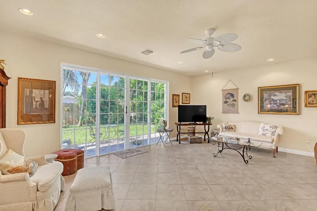 2560 NE 11th Street Pompano Beach FL 33062