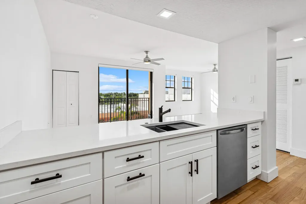 511 Lucerne Avenue Lake Worth Beach FL 33460