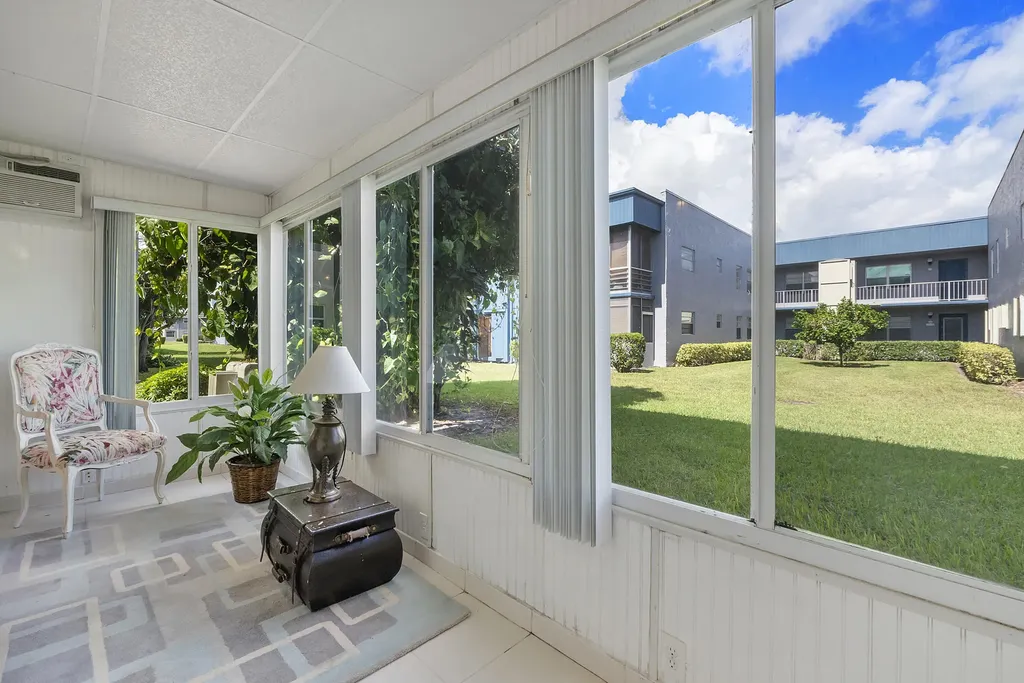 157 Flanders D Delray Beach FL 33484