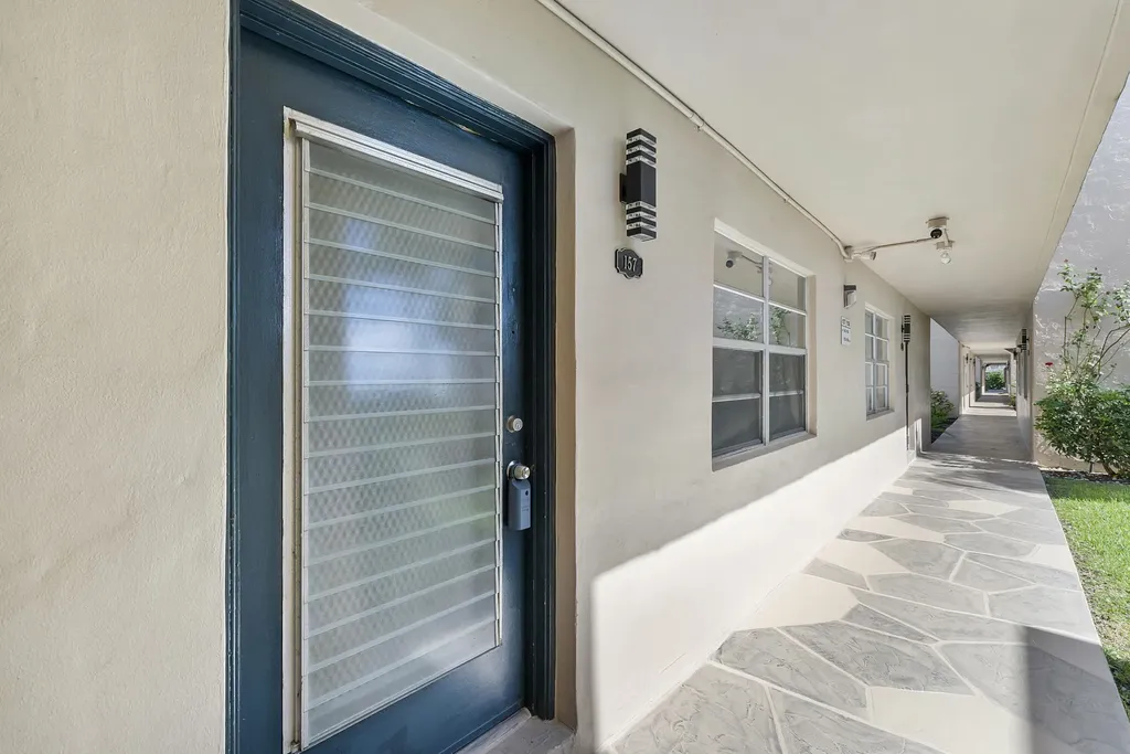 157 Flanders D Delray Beach FL 33484
