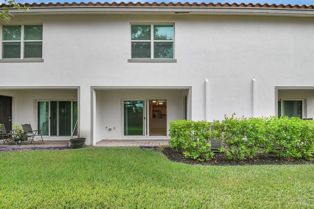 6851 Broadwater Lane Lake Worth FL 33467