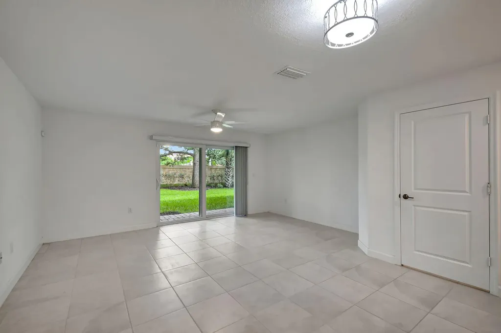 6851 Broadwater Lane Lake Worth FL 33467