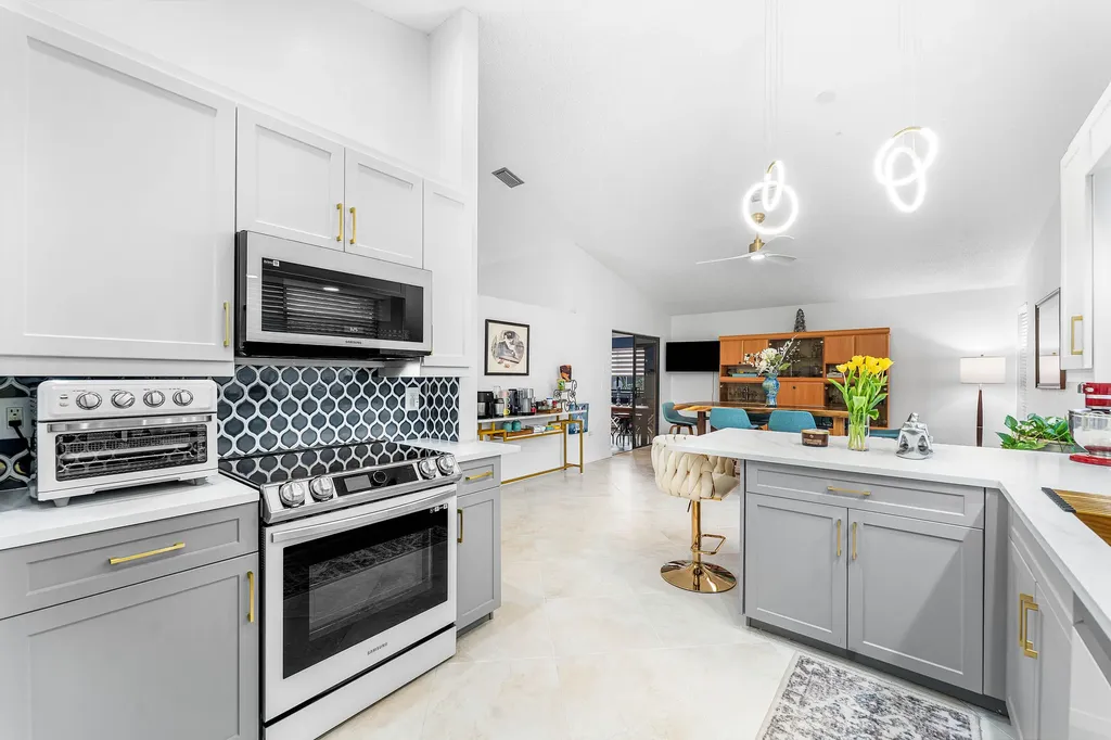 1370 NW 28th Avenue Delray Beach FL 33445