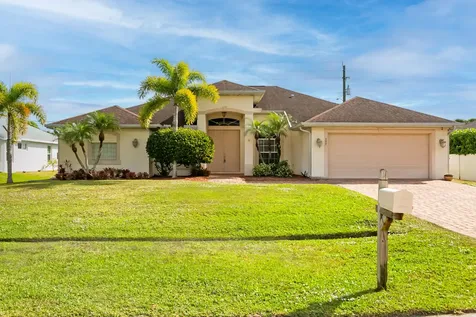 555 SE Nome Drive Port St Lucie FL 34984