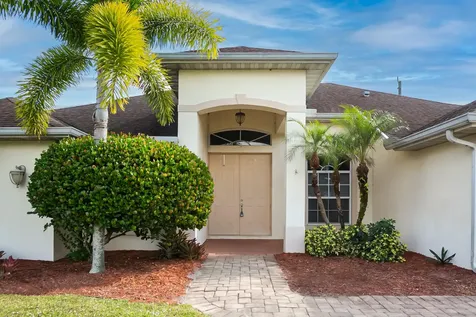 555 SE Nome Drive Port St Lucie FL 34984