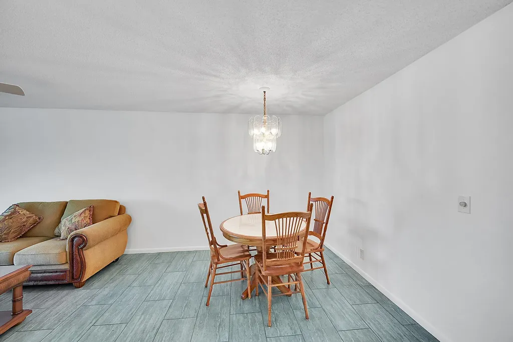 13791 Flora Place Delray Beach FL 33484