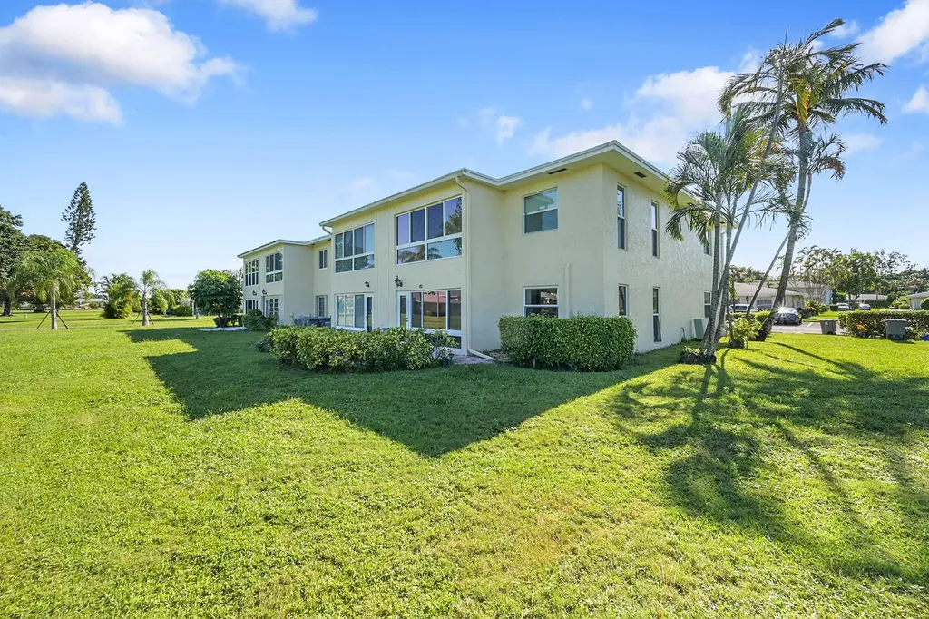 13791 Flora Place Delray Beach FL 33484