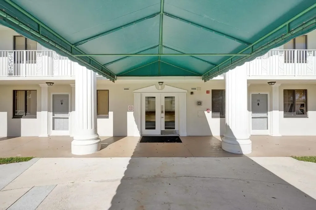 6193 Balboa Circle Boca Raton FL 33433