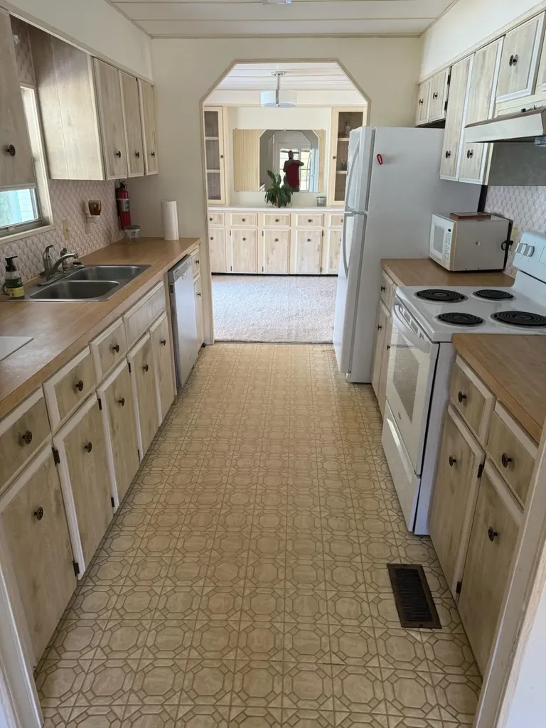 4 E East Caribbean Port St Lucie FL 34952