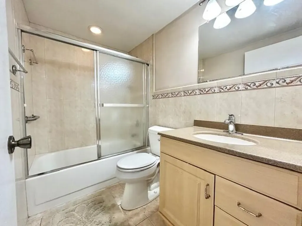 715 Normandy O Delray Beach FL 33484