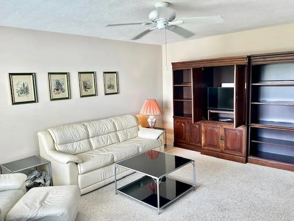 715 Normandy O Delray Beach FL 33484