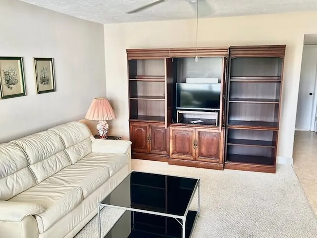 715 Normandy O Delray Beach FL 33484