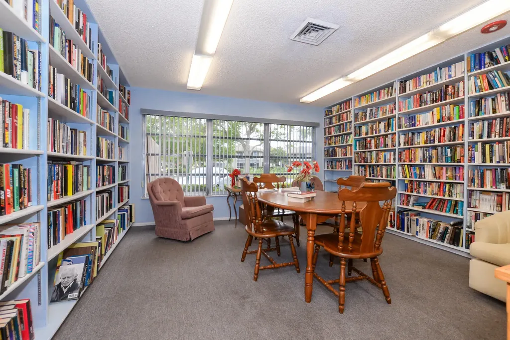 8 Lake Vista Trail Port St Lucie FL 34952