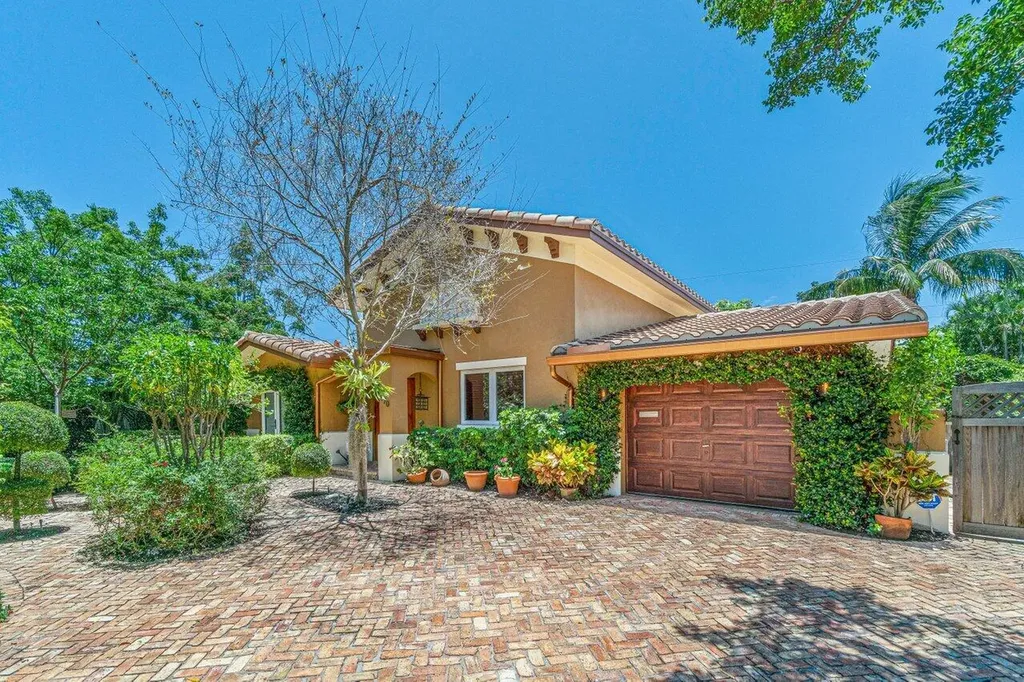 870 NW 7th Street Boca Raton FL 33486