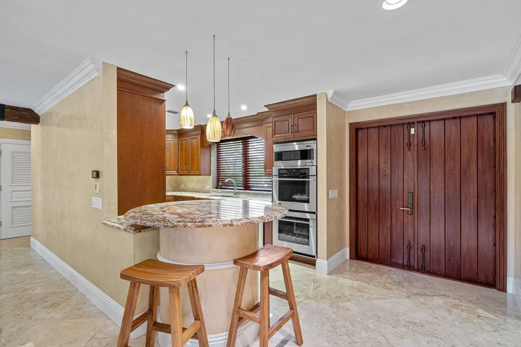 870 NW 7th Street Boca Raton FL 33486