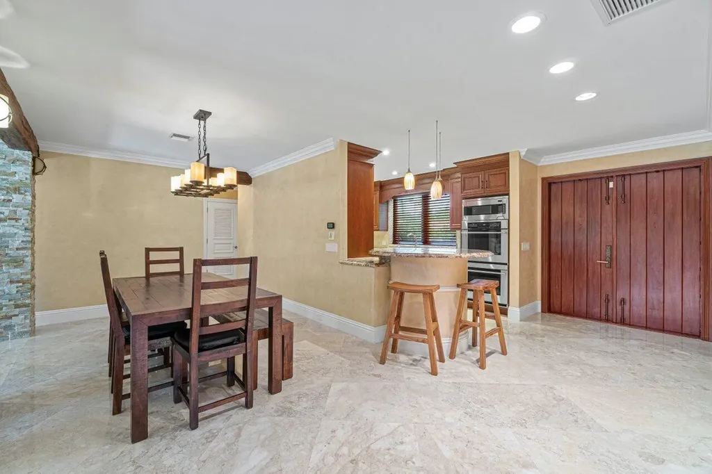 870 NW 7th Street Boca Raton FL 33486