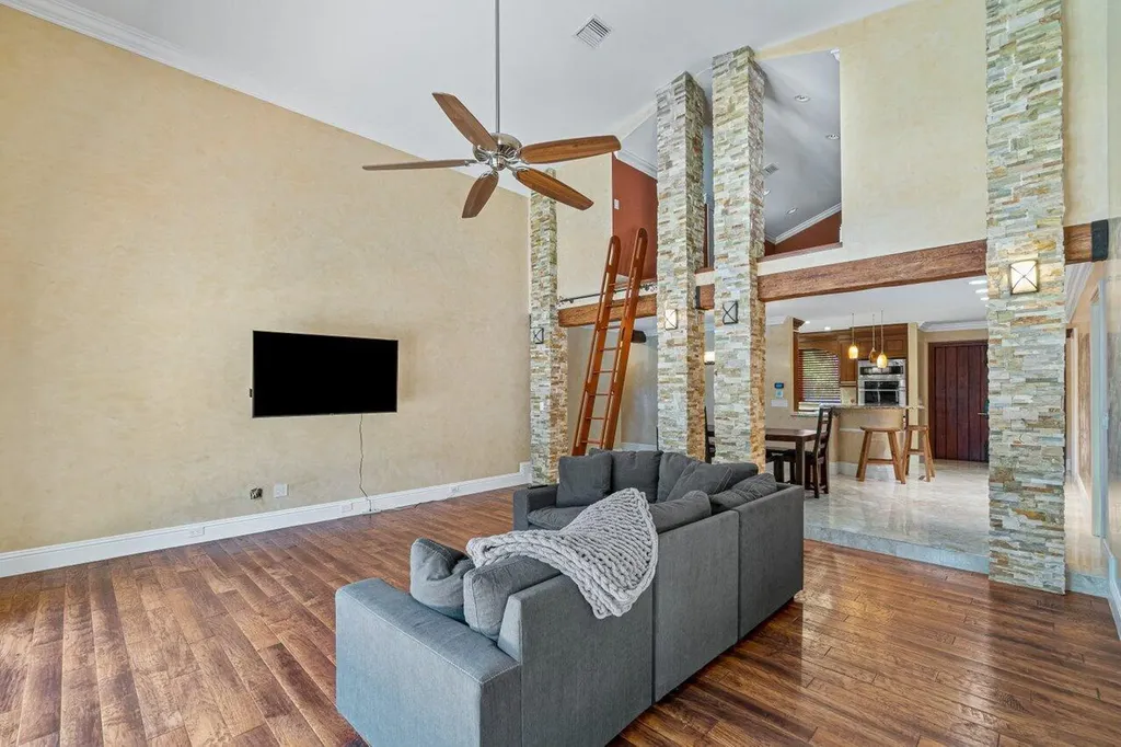 870 NW 7th Street Boca Raton FL 33486