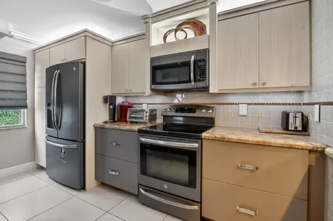 3080 Yarmouth D Boca Raton FL 33434