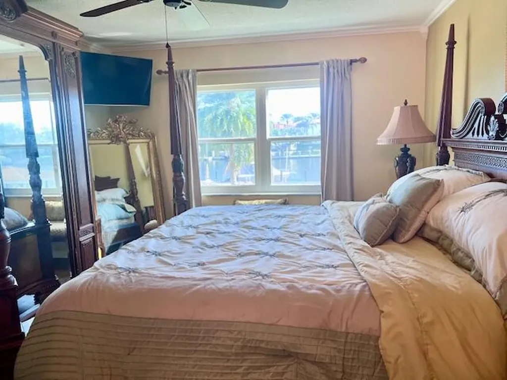 230 N Federal Highway Deerfield Beach FL 33441