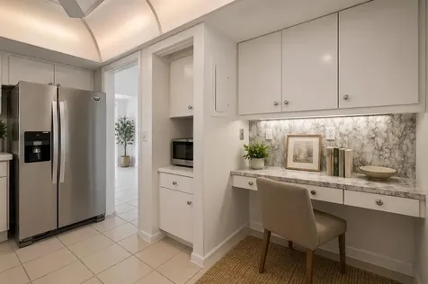 2425 Presidential Way West Palm Beach FL 33401